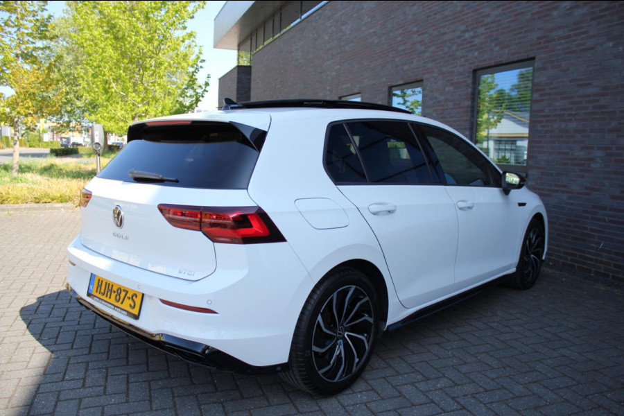 Volkswagen Golf 1.5 eTSI R-Line