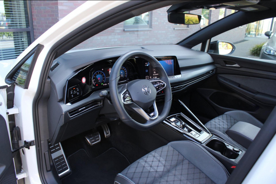 Volkswagen Golf 1.5 eTSI R-Line
