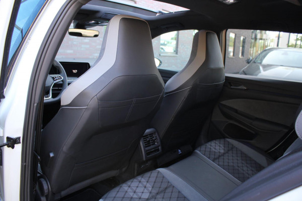 Volkswagen Golf 1.5 eTSI R-Line