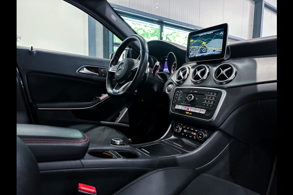 Mercedes-Benz GLA 180 AMG Night Edition |NL NAP|Panorama|Camera|Keyless