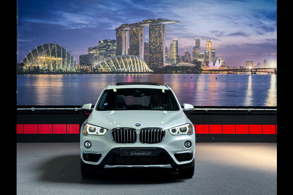 BMW X1 sDrive20i High Executive |Panorama|Trekhaak|LED