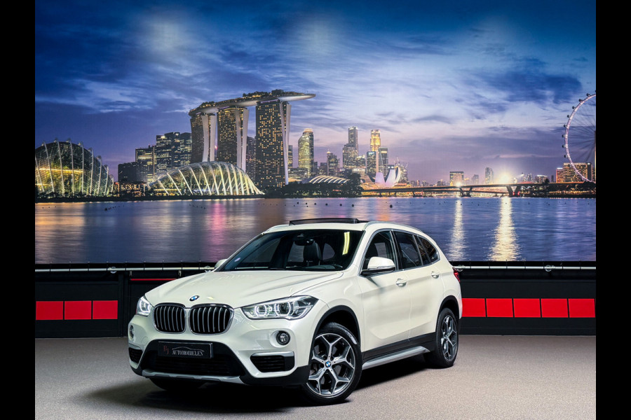 BMW X1 sDrive20i High Executive |Panorama|Trekhaak|LED