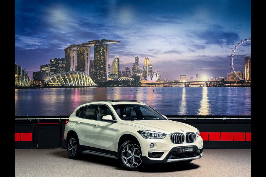 BMW X1 sDrive20i High Executive |Panorama|Trekhaak|LED
