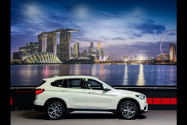 BMW X1 sDrive20i High Executive |Panorama|Trekhaak|LED