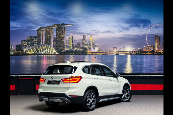 BMW X1 sDrive20i High Executive |Panorama|Trekhaak|LED