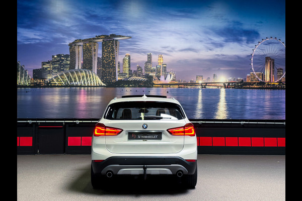 BMW X1 sDrive20i High Executive |Panorama|Trekhaak|LED