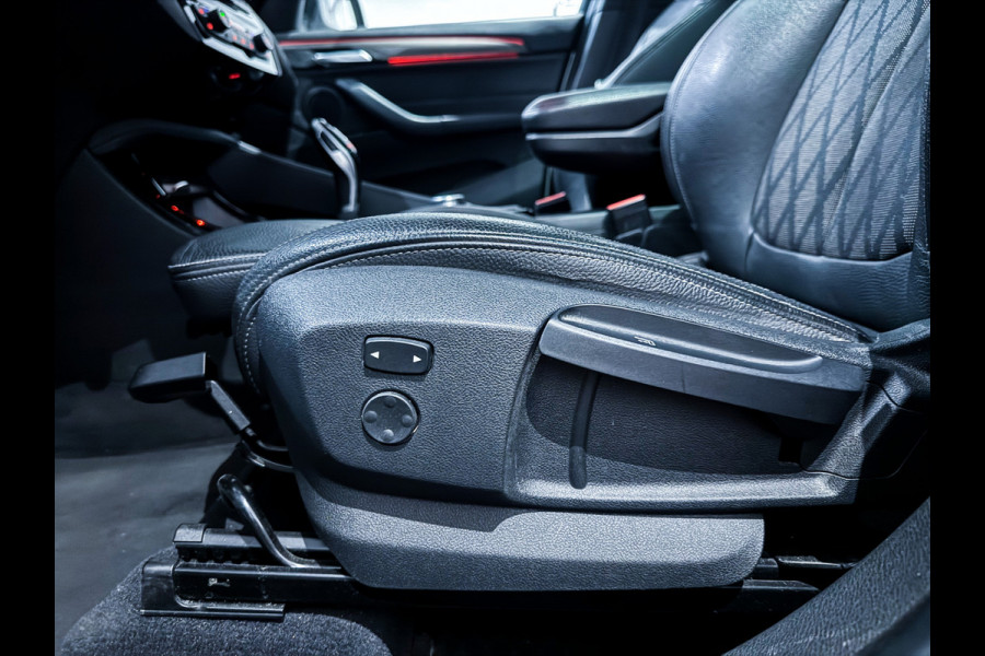 BMW X1 sDrive20i High Executive |Panorama|Trekhaak|LED