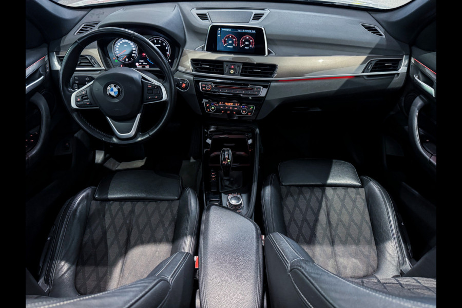 BMW X1 sDrive20i High Executive |Panorama|Trekhaak|LED