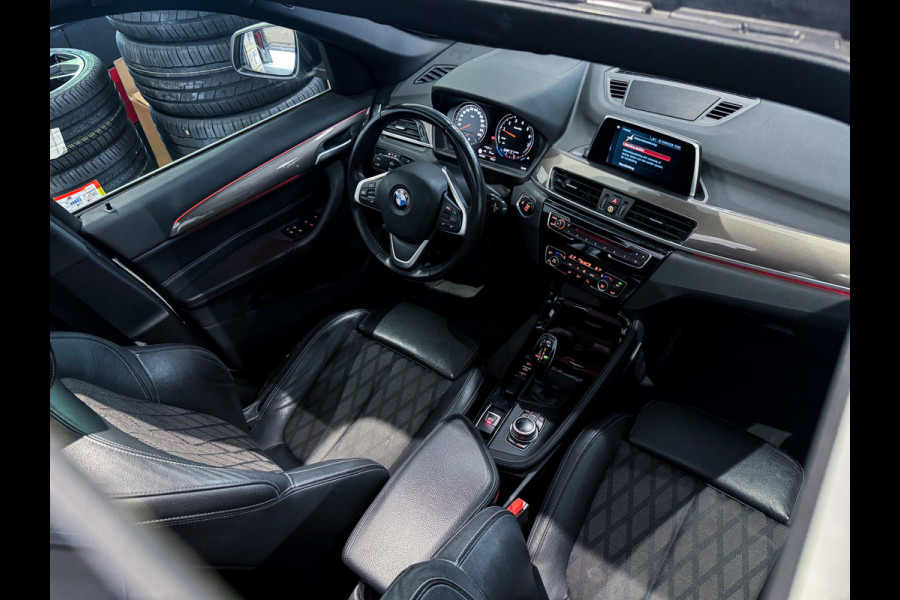 BMW X1 sDrive20i High Executive |Panorama|Trekhaak|LED