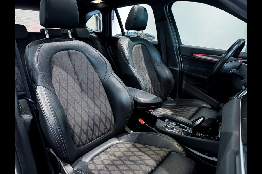 BMW X1 sDrive20i High Executive |Panorama|Trekhaak|LED