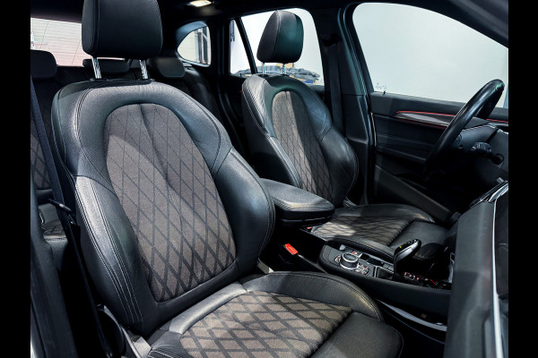 BMW X1 sDrive20i High Executive |Panorama|Trekhaak|LED