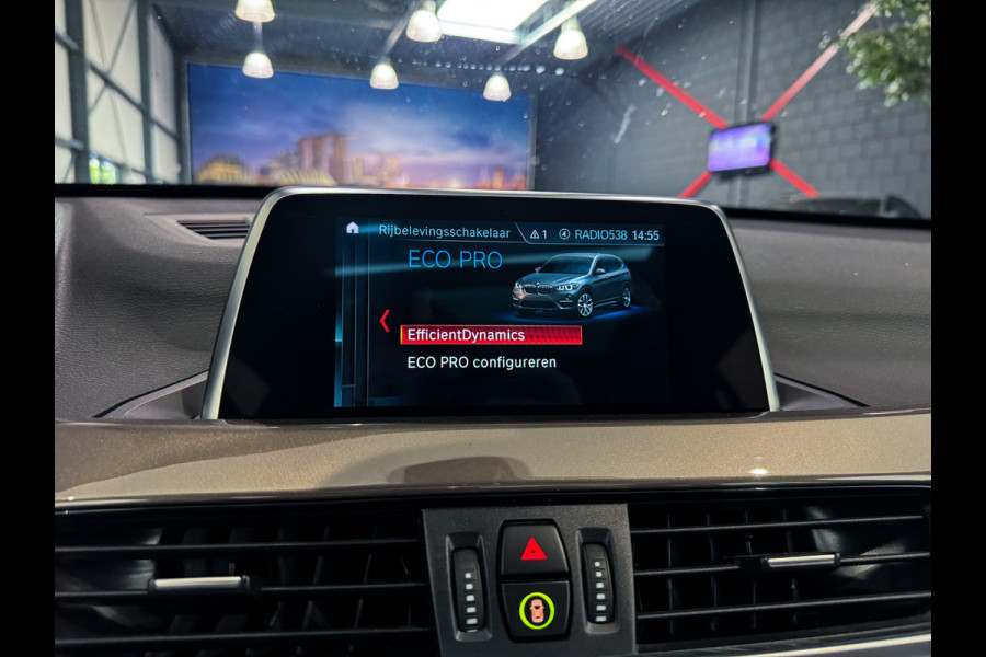 BMW X1 sDrive20i High Executive |Panorama|Trekhaak|LED