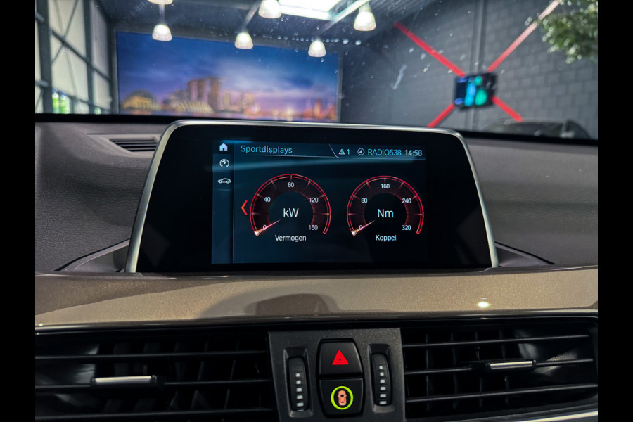 BMW X1 sDrive20i High Executive |Panorama|Trekhaak|LED