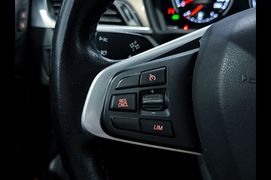 BMW X1 sDrive20i High Executive |Panorama|Trekhaak|LED