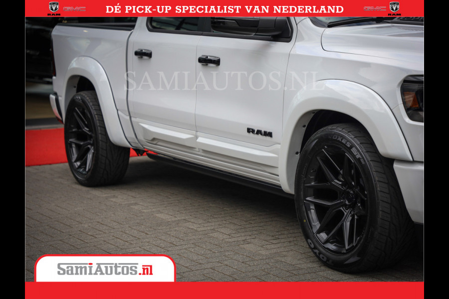 Dodge Ram 1500 Laramie Night | V8 5,7 402HP | Krachtige Hemi | Comfortabele Dubbele Cabine met Royale 5 Zitplaatsen | BPM vrij | Nu Leverbaar uit Voorraad | Voorraad Nr 2015 - 4725