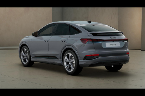Audi Q4 Sportback e-tron 45 quattro S Edition 82 kWh panoramadak, achteruitrij camera, adaptive cruise control, optiek pakket zwart plus, privacy glass, lichtpakket, spiegelkappen zwart
