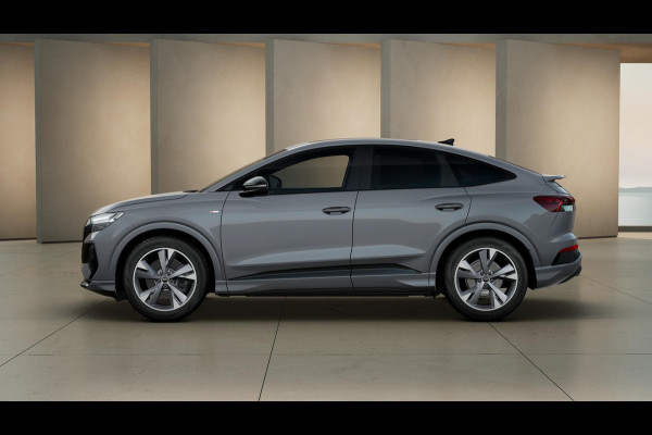 Audi Q4 Sportback e-tron 45 quattro S Edition 82 kWh panoramadak, achteruitrij camera, adaptive cruise control, optiek pakket zwart plus, privacy glass, lichtpakket, spiegelkappen zwart