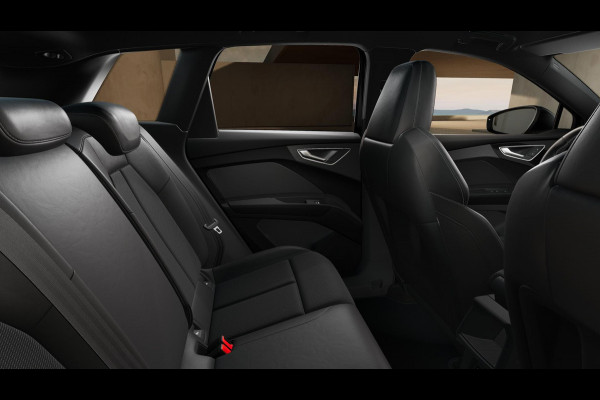 Audi Q4 e-tron 45 quattro S Edition 82 kWh assistentiepakket plus, comfortpakket, privacy glass, optiekpakket zwart plus, LM velgen 20"