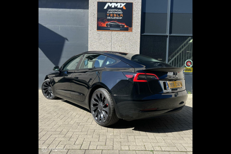 Tesla Model 3 Performance Zwart MiC + EAP
