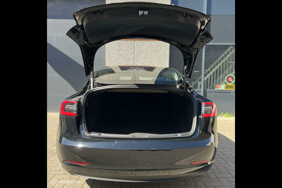Tesla Model 3 Performance Zwart MiC + EAP