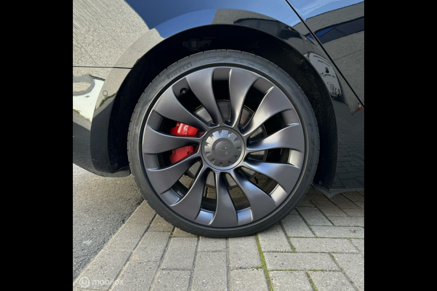 Tesla Model 3 Performance Zwart MiC + EAP