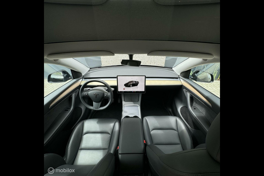 Tesla Model Y 2024 RWD MiC AMD RYZEN MMX PACK
