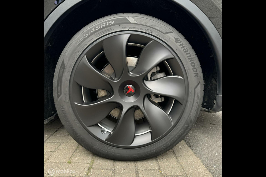 Tesla Model Y 2024 RWD MiC AMD RYZEN MMX PACK
