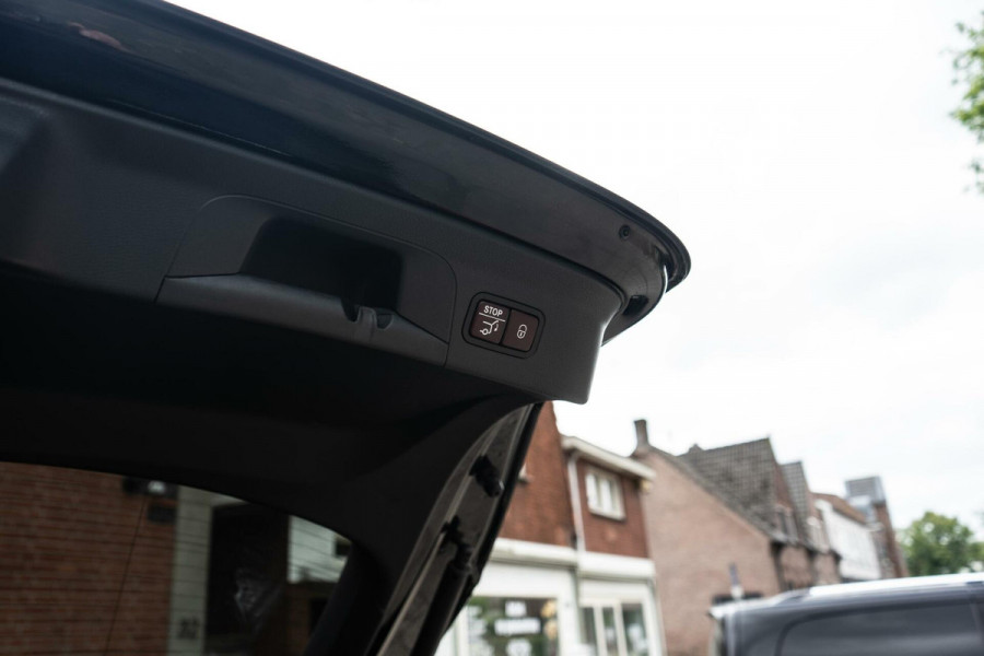 Mercedes-Benz GLC 350e 4MATIC AMG Burmester / Pano / 360