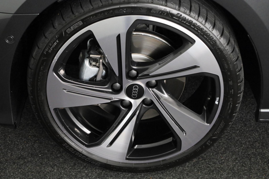 Audi A3 Limousine 35 TFSI S edition 150pk S-tronic | Private lease vanaf € 811,- pm | Facelift | Audi Connect nav&Info plus |  19 inch lichtmetalen velgen | Achteruitrijcamera