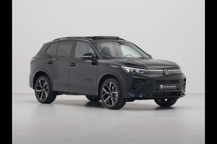 Volkswagen Tiguan R-Line Edition - eHybrid | 'App-Connect' draadloze smartphone integratie | Automatische afstandsregeling (Adaptive Cruise Control) | Black Style Pakket