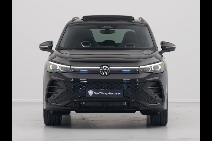 Volkswagen Tiguan R-Line Edition - eHybrid | 'App-Connect' draadloze smartphone integratie | Automatische afstandsregeling (Adaptive Cruise Control) | Black Style Pakket