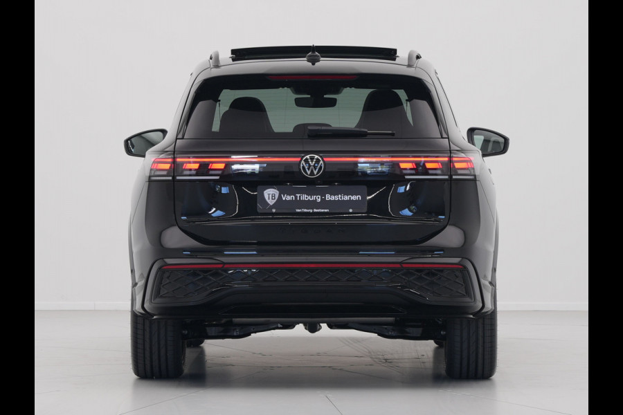Volkswagen Tiguan R-Line Edition - eHybrid | 'App-Connect' draadloze smartphone integratie | Automatische afstandsregeling (Adaptive Cruise Control) | Black Style Pakket