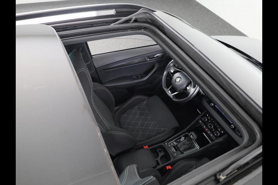 Škoda Karoq 1.5 TSI ACT Sportline Business 150pk DSG | Panoramadak | 19 inch Lichtmetalen velgen | Navigatie | Virtual Cockpit