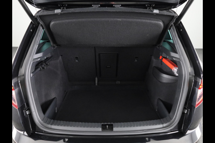 Škoda Karoq 1.5 TSI ACT Sportline Business 150pk DSG | Panoramadak | 19 inch Lichtmetalen velgen | Navigatie | Virtual Cockpit