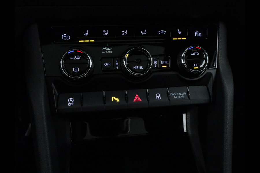 Škoda Karoq 1.5 TSI ACT Sportline Business 150pk DSG | Panoramadak | 19 inch Lichtmetalen velgen | Navigatie | Virtual Cockpit