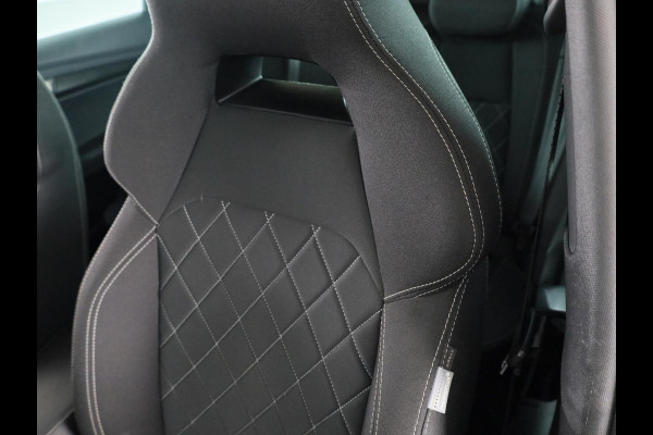 Škoda Karoq 1.5 TSI ACT Sportline Business 150pk DSG | Panoramadak | 19 inch Lichtmetalen velgen | Navigatie | Virtual Cockpit