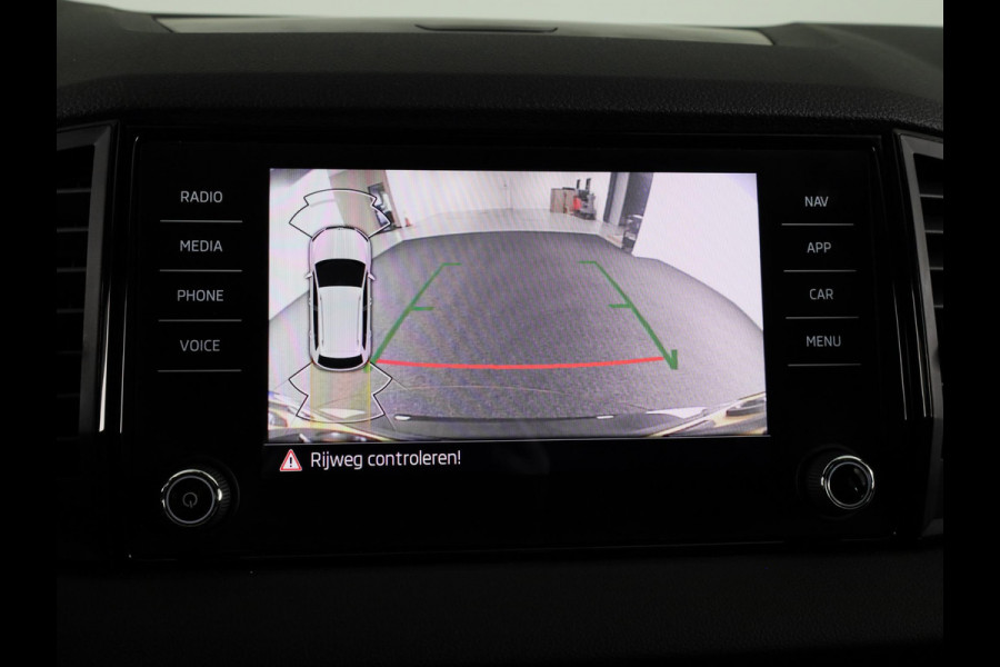 Škoda Karoq 1.5 TSI ACT Sportline Business 150pk DSG | Panoramadak | 19 inch Lichtmetalen velgen | Navigatie | Virtual Cockpit