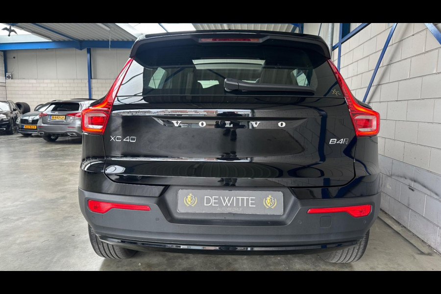 Volvo XC40 2.0 B4 R-Design Pano| Blis|Keyless|R-Camera|Full