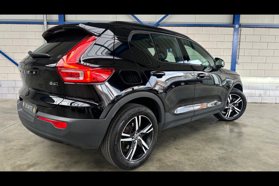 Volvo XC40 2.0 B4 R-Design Pano| Blis|Keyless|R-Camera|Full