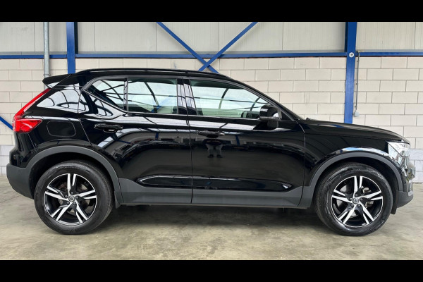 Volvo XC40 2.0 B4 R-Design Pano| Blis|Keyless|R-Camera|Full