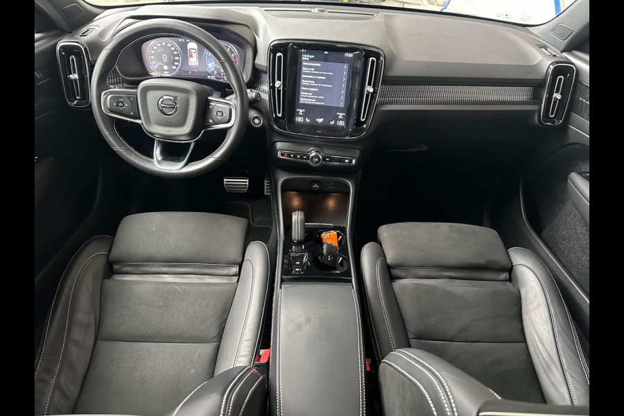 Volvo XC40 2.0 B4 R-Design Pano| Blis|Keyless|R-Camera|Full