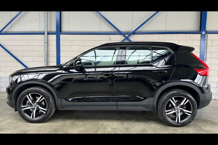 Volvo XC40 2.0 B4 R-Design Pano| Blis|Keyless|R-Camera|Full