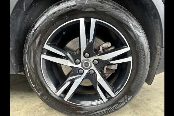 Volvo XC40 2.0 B4 R-Design Pano| Blis|Keyless|R-Camera|Full