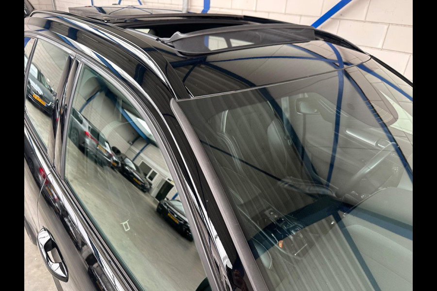 Volvo XC40 2.0 B4 R-Design Pano| Blis|Keyless|R-Camera|Full