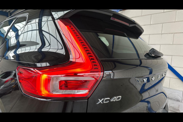 Volvo XC40 2.0 B4 R-Design Pano| Blis|Keyless|R-Camera|Full