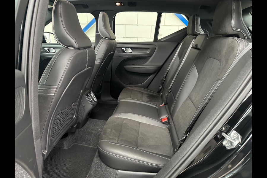 Volvo XC40 2.0 B4 R-Design Pano| Blis|Keyless|R-Camera|Full