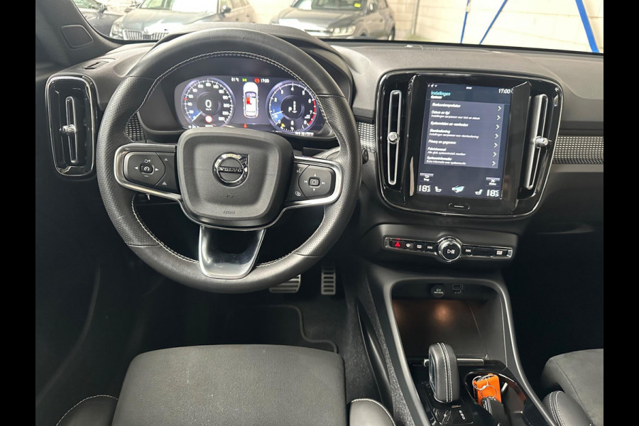 Volvo XC40 2.0 B4 R-Design Pano| Blis|Keyless|R-Camera|Full