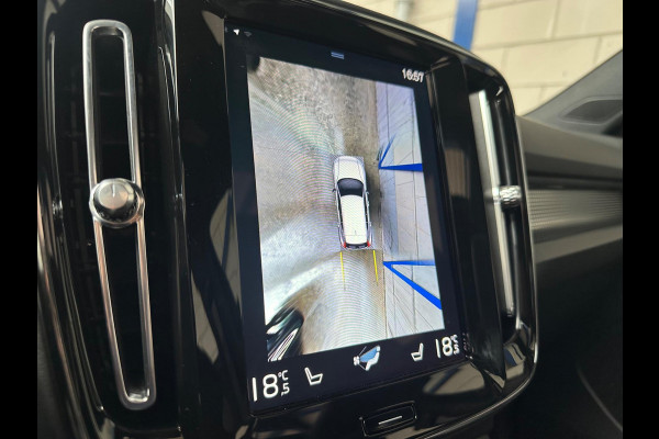 Volvo XC40 2.0 B4 R-Design Pano| Blis|Keyless|R-Camera|Full
