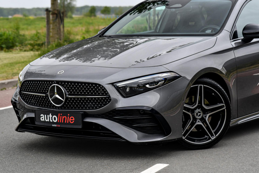 Mercedes-Benz A-Klasse 180 AMG Night ed. Pano, Memory, 360, HUD, Multibeam, Keyless, Trekhaak, Dodeh!