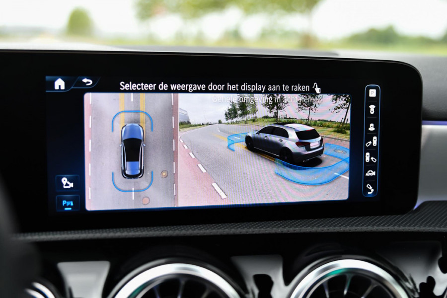 Mercedes-Benz A-Klasse 180 AMG Night ed. Pano, Memory, 360, HUD, Multibeam, Keyless, Trekhaak, Dodeh!